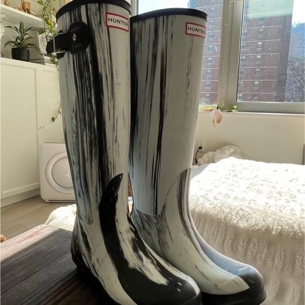 NWOT Hunter Limited Edition Nightfall Rain Boots (size 8 women’s)